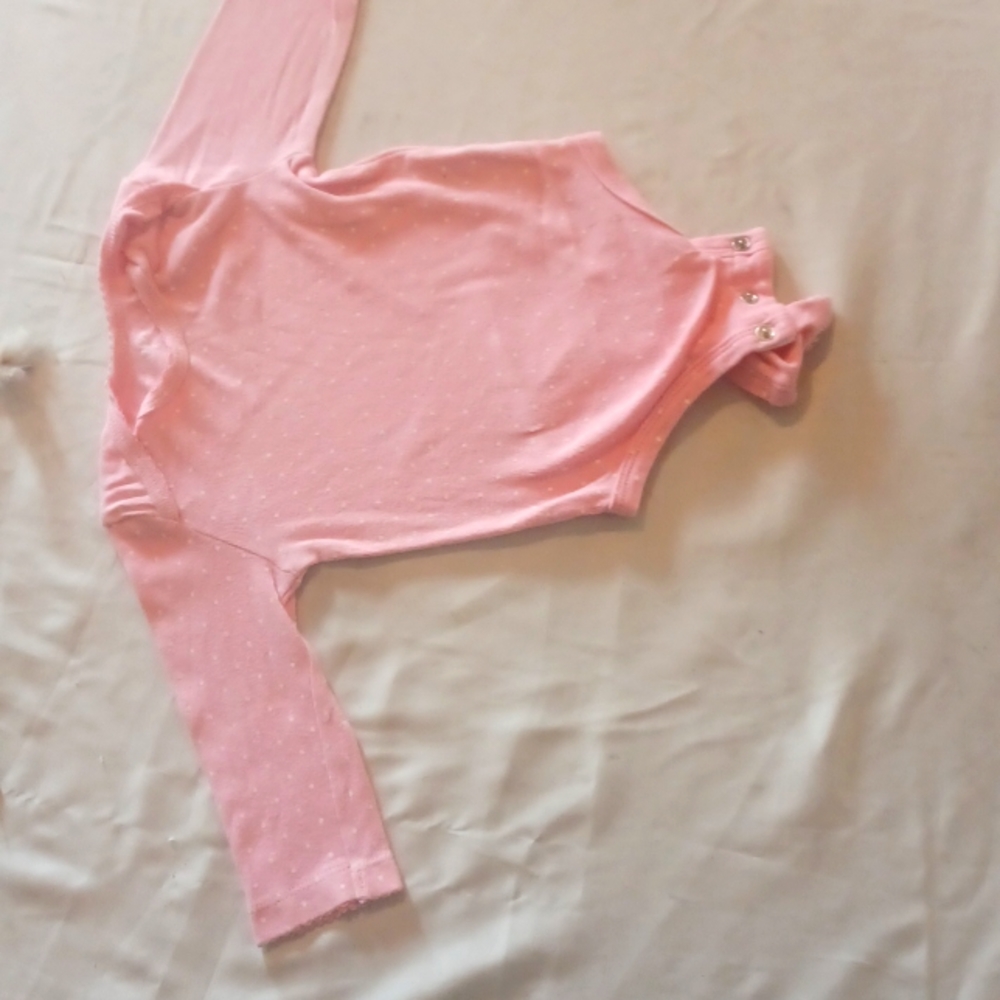 Carters 6 mo. Little baby 1zie